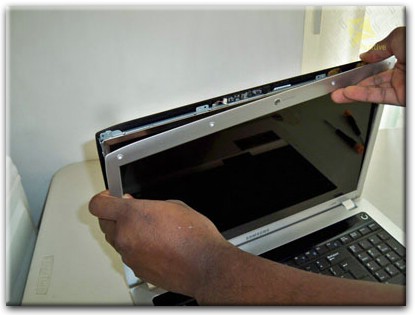 Замена экрана ноутбука Samsung в городе Бор